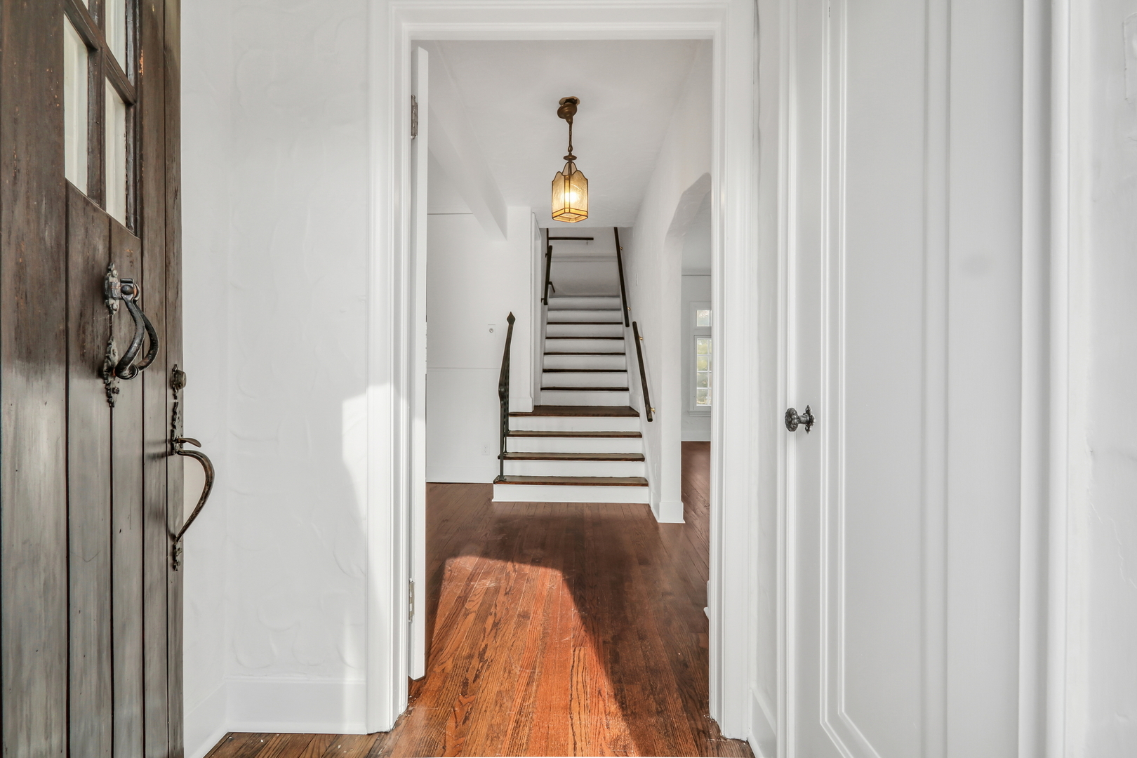 526 W Jackson Street, Woodstock, IL 60098