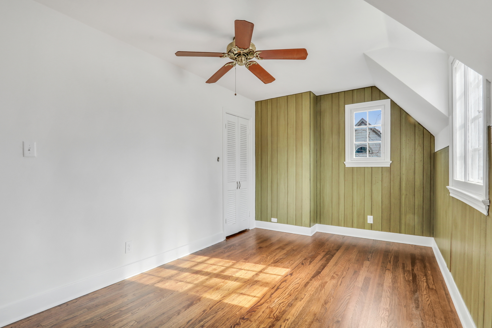 526 W Jackson Street, Woodstock, IL 60098