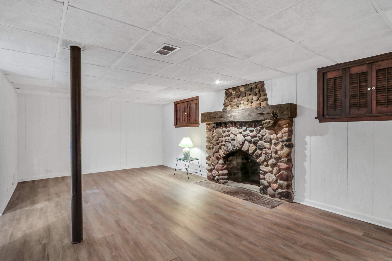 526 W Jackson Street, Woodstock, IL 60098