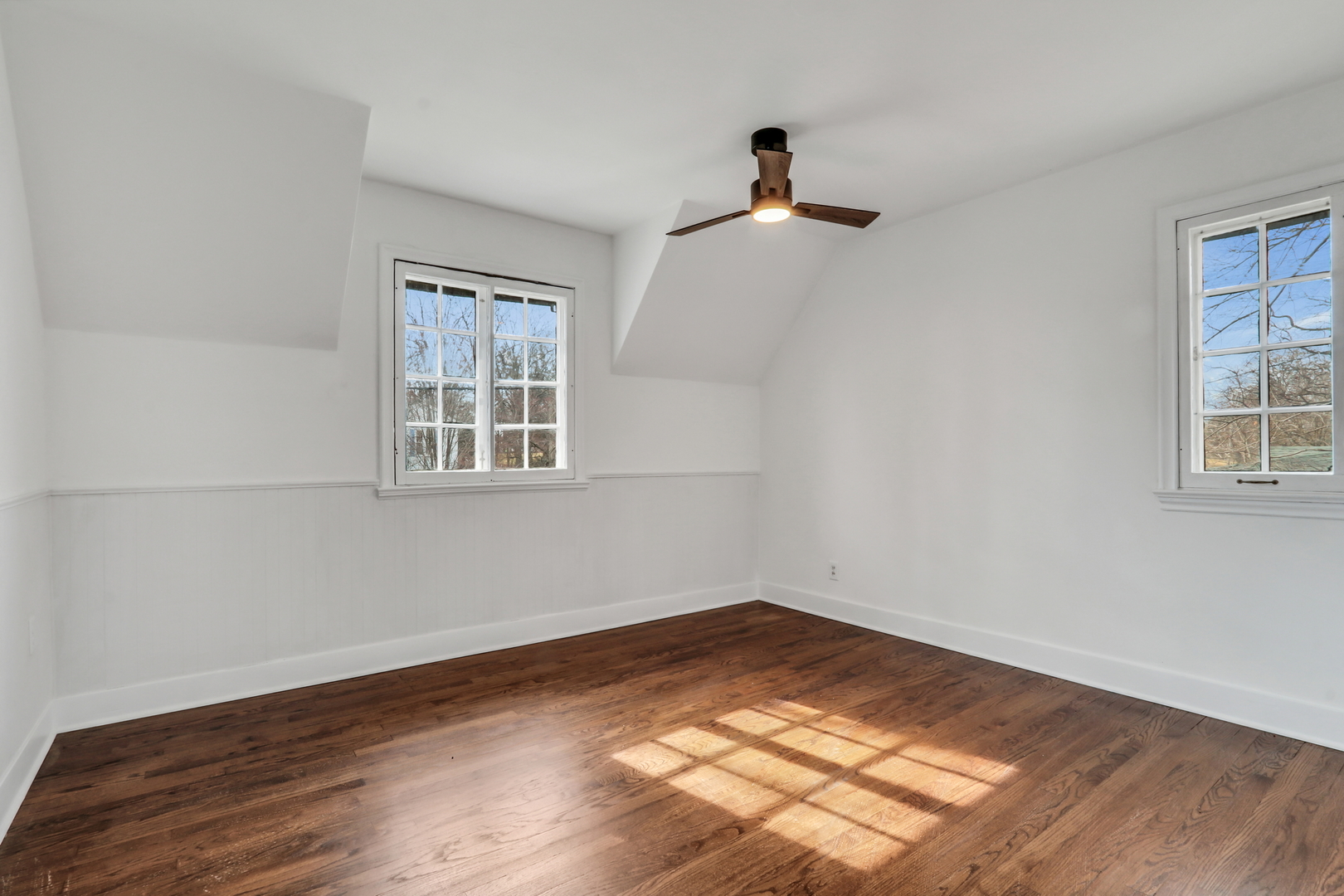 526 W Jackson Street, Woodstock, IL 60098