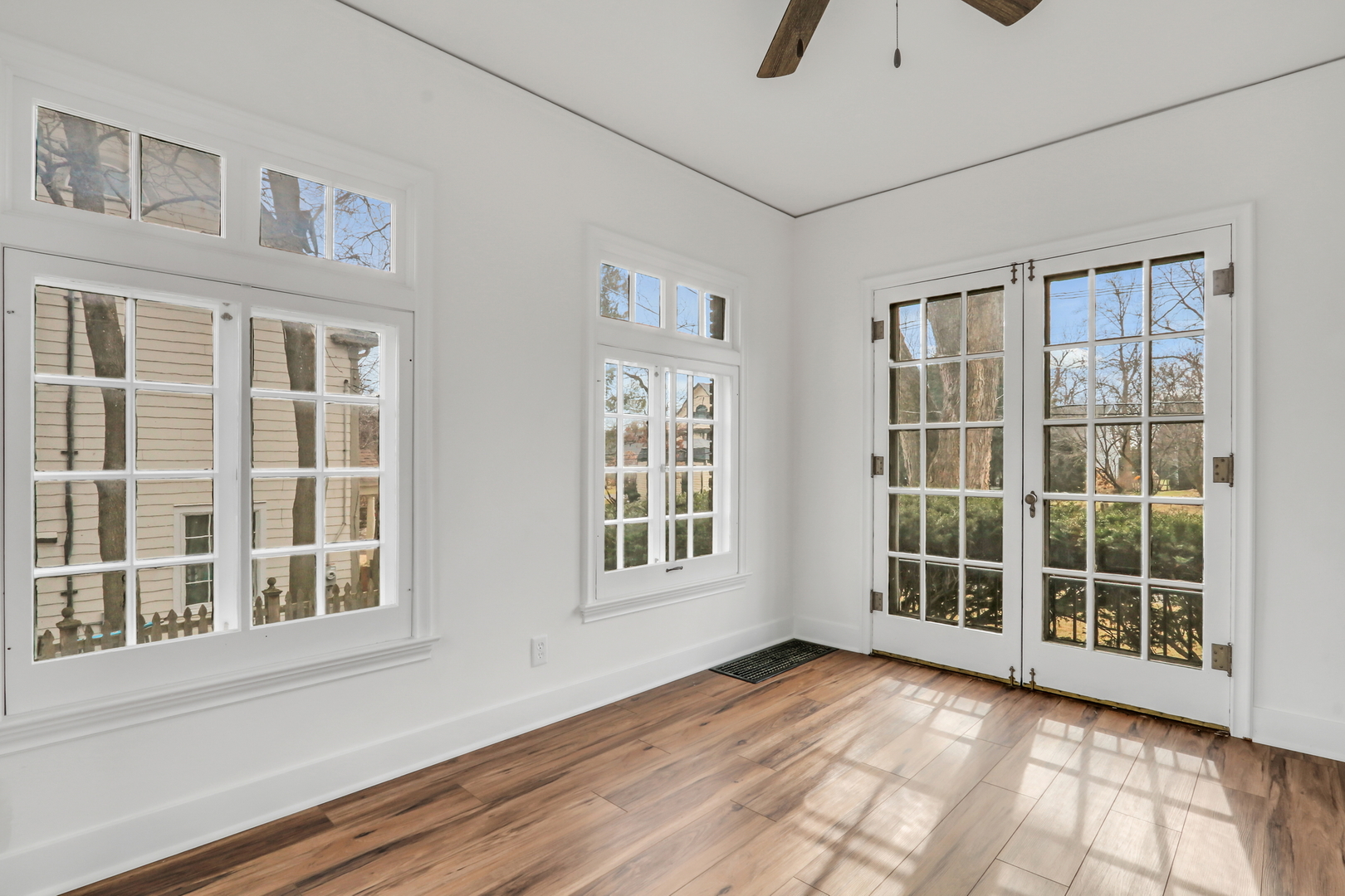 526 W Jackson Street, Woodstock, IL 60098