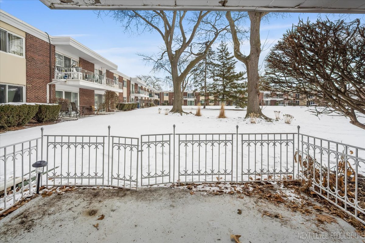 127 N Wolf Road #60A, Wheeling, IL 60090