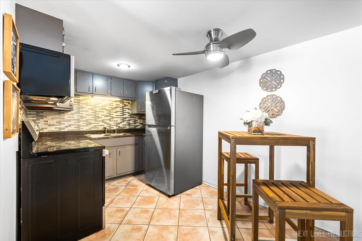 127 N Wolf Road #60A, Wheeling, IL 60090