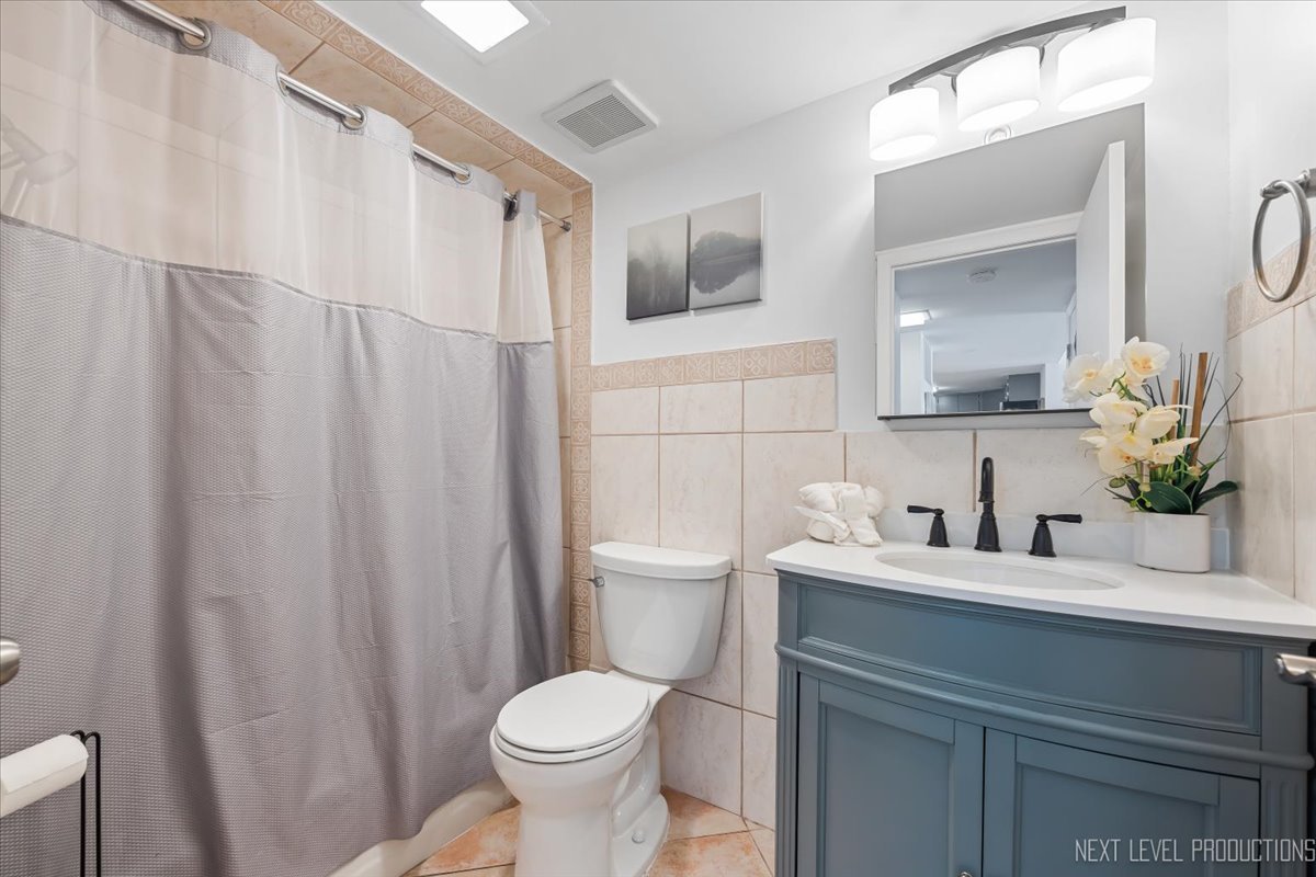 127 N Wolf Road #60A, Wheeling, IL 60090