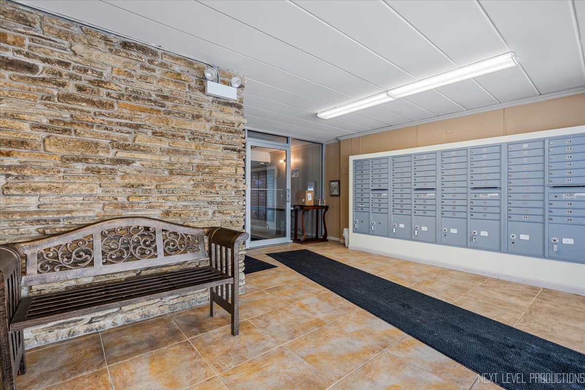 127 N Wolf Road #60A, Wheeling, IL 60090