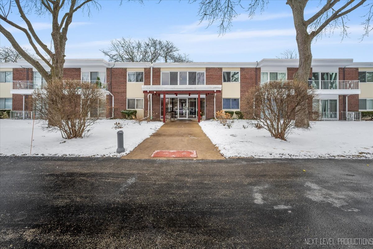 127 N Wolf Road #60A, Wheeling, IL 60090