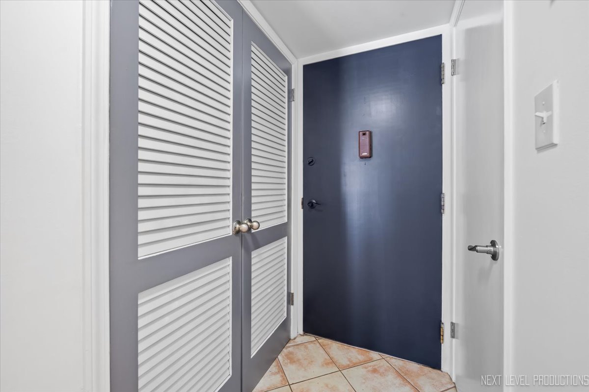 127 N Wolf Road #60A, Wheeling, IL 60090