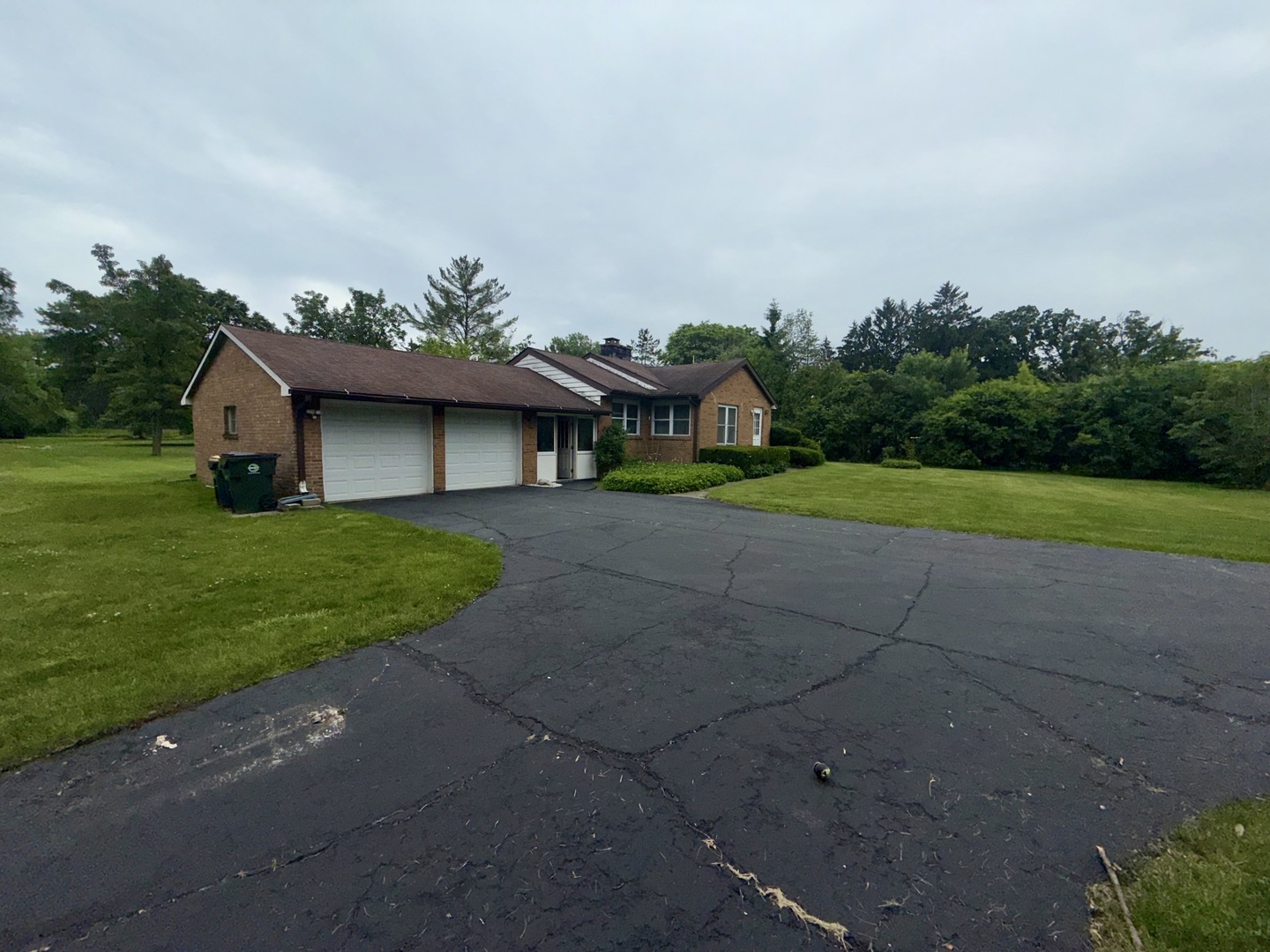 1270 Benson Lane, Green Oaks, IL 60048