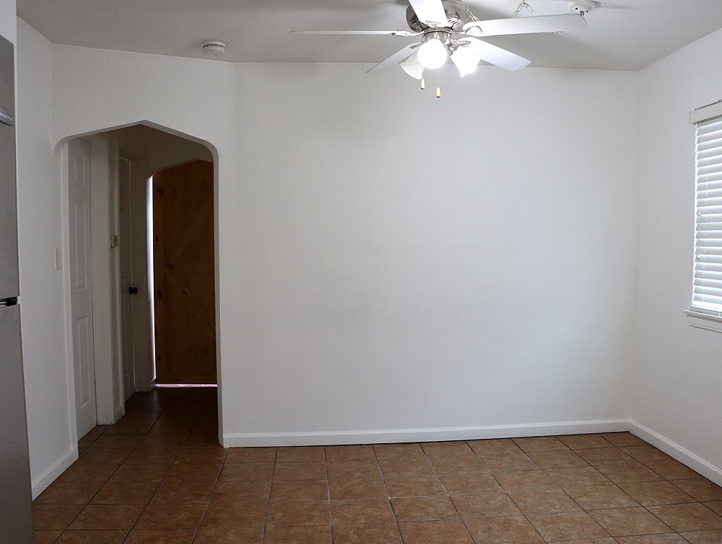 2718 S East Avenue, Berwyn, IL 60402