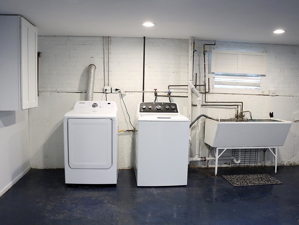 2718 S East Avenue, Berwyn, IL 60402