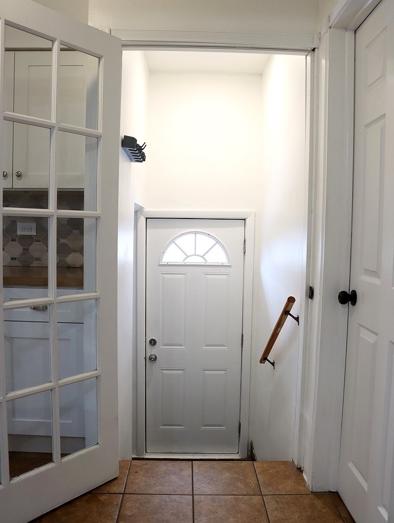 2718 S East Avenue, Berwyn, IL 60402