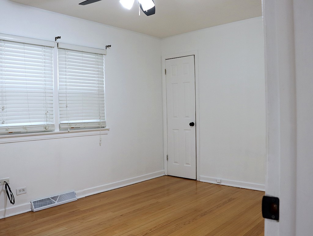 2718 S East Avenue, Berwyn, IL 60402