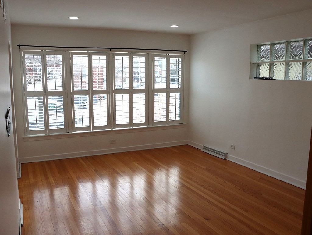 2718 S East Avenue, Berwyn, IL 60402