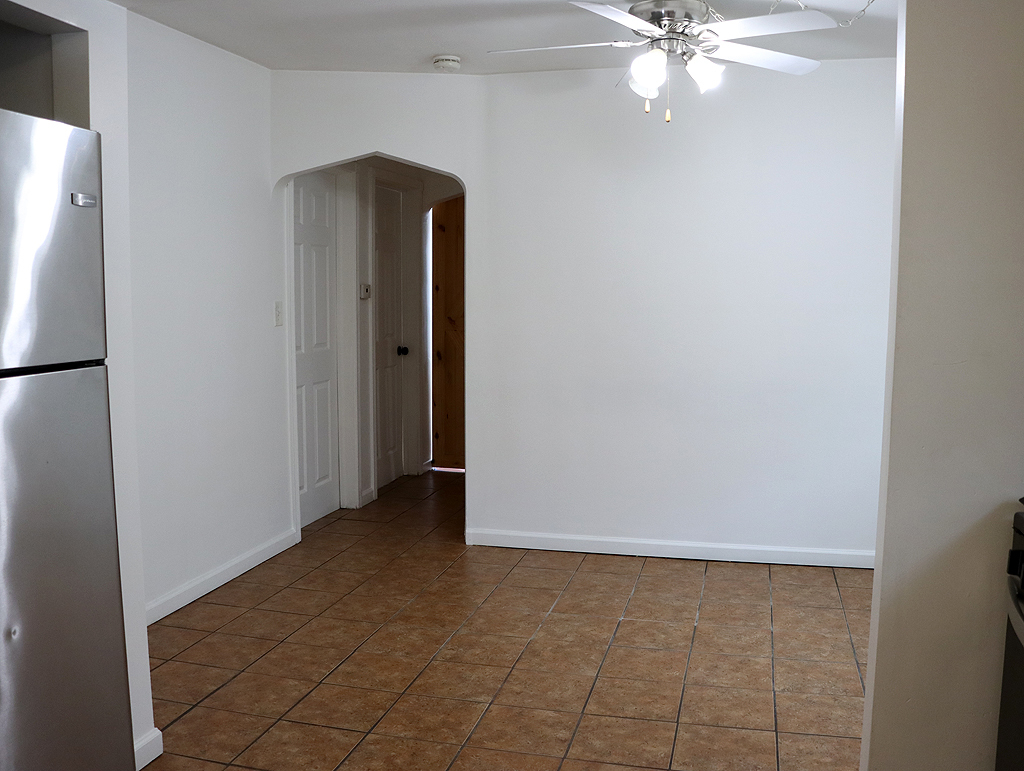 2718 S East Avenue, Berwyn, IL 60402