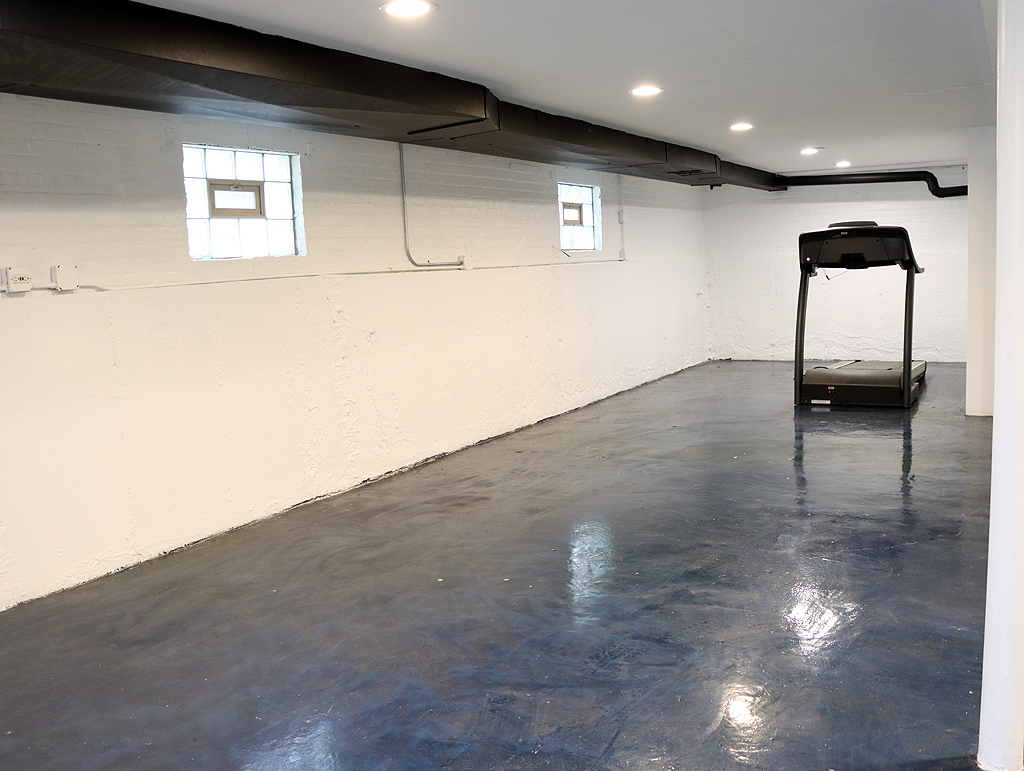 2718 S East Avenue, Berwyn, IL 60402