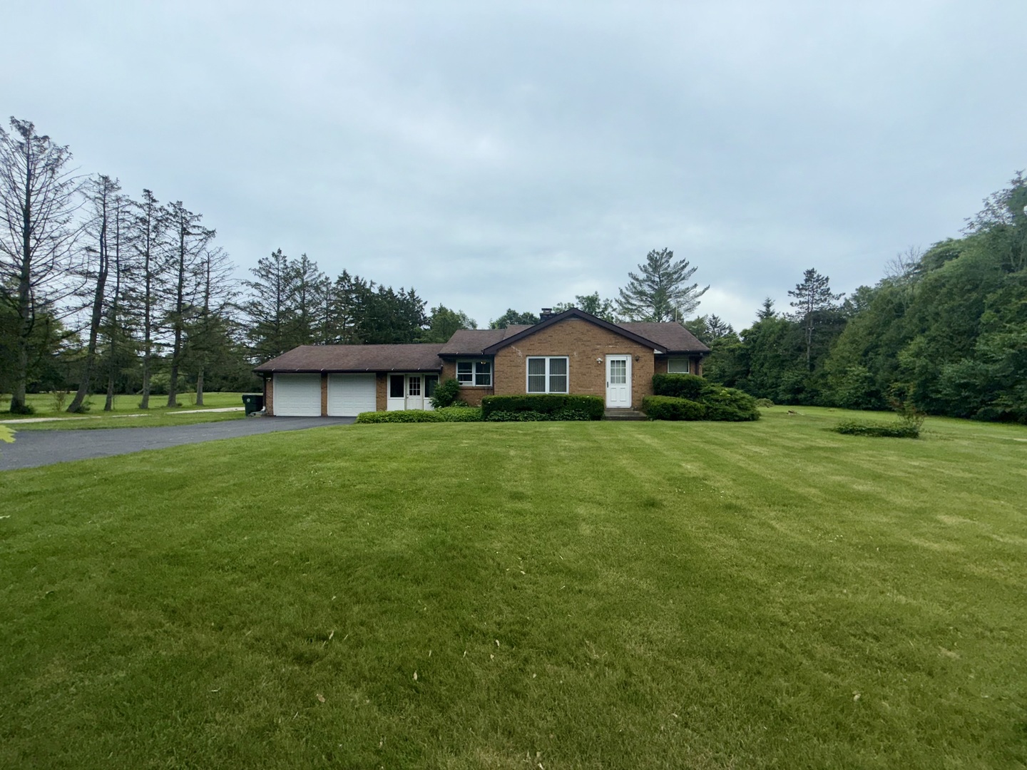 1270 Benson Lane, Green Oaks, IL 60048