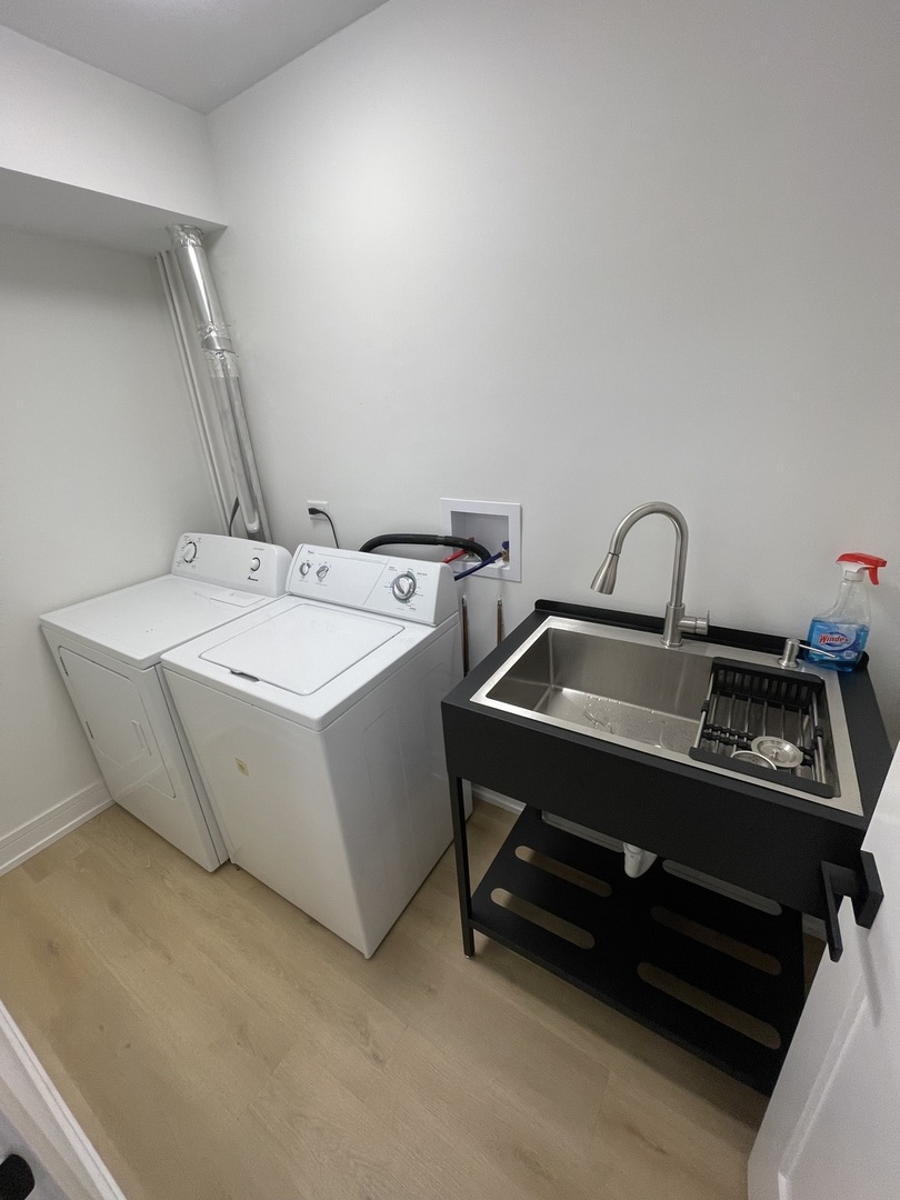 3732 Capri Court, Glenview, IL 60025