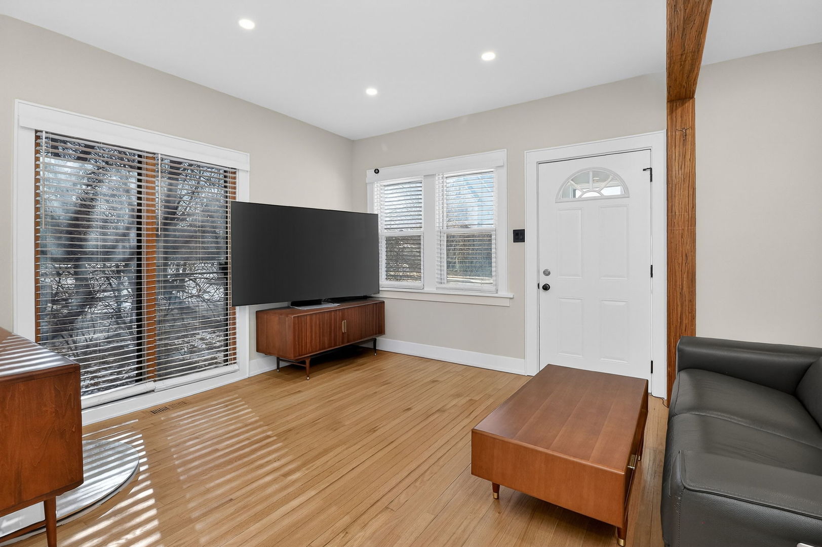 24 S Huffman Street, Naperville, IL 60540