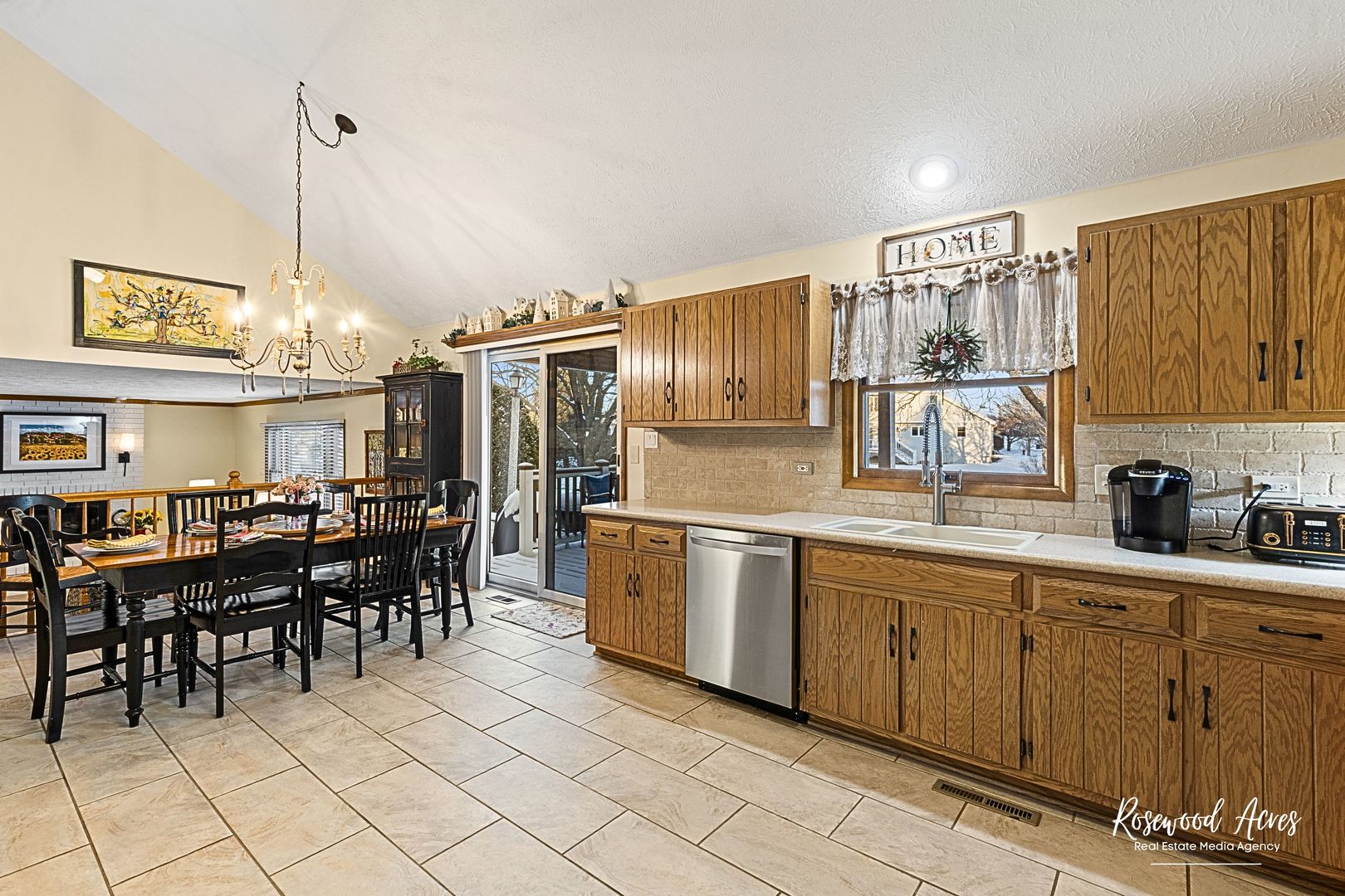 1700 Chestnut Hill Road, Plainfield, IL 60586