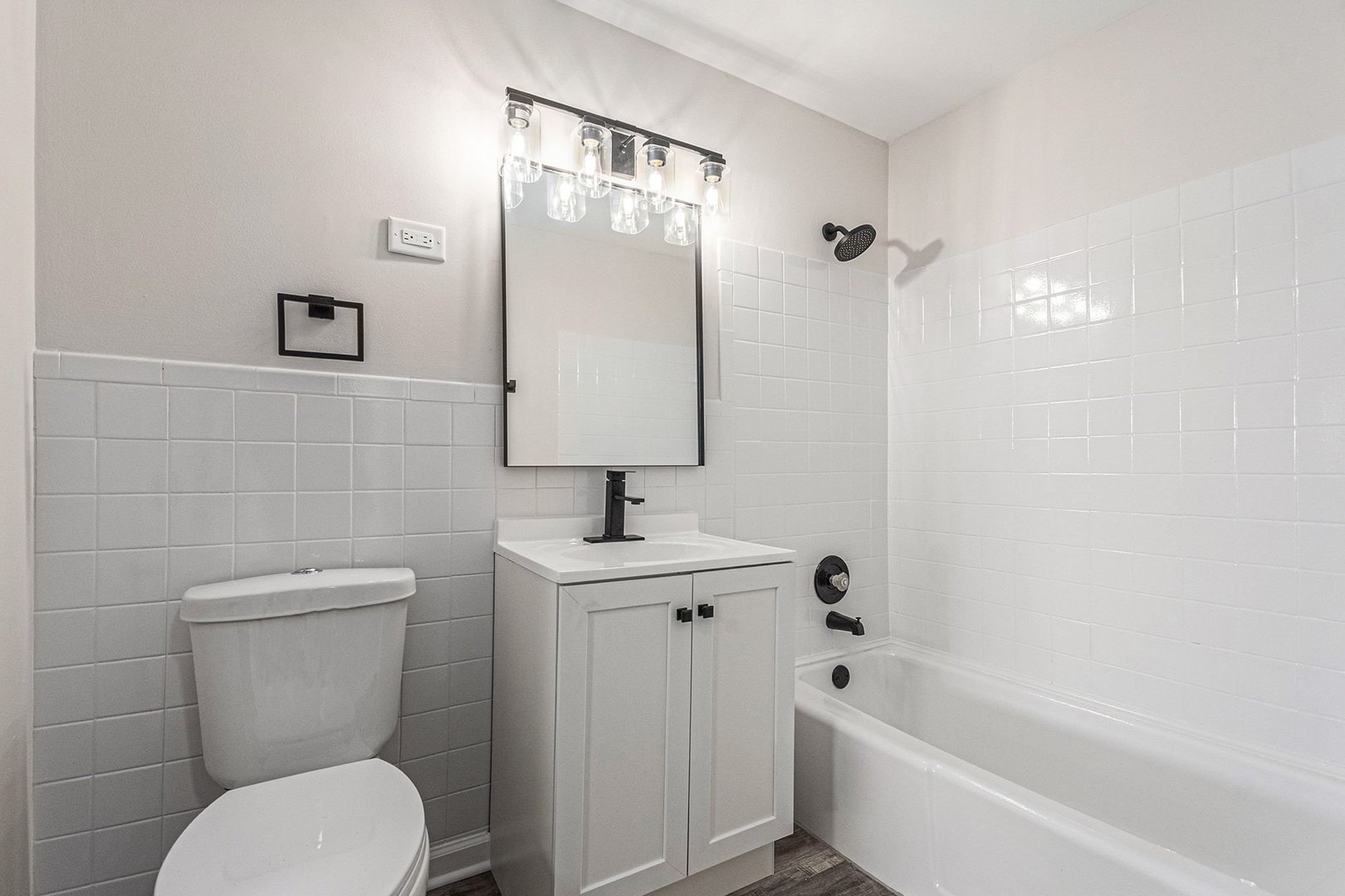 1320B Lore Lane #208, Lombard, IL 60148