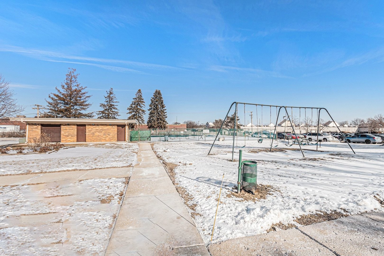 1320B Lore Lane #208, Lombard, IL 60148