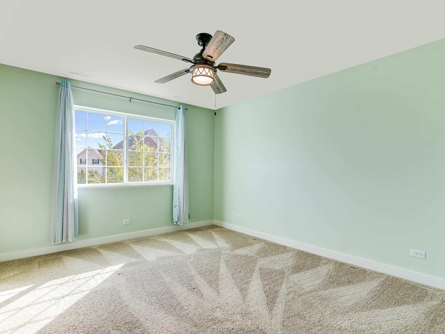 1676 Carlstedt Drive, Batavia, IL 60510