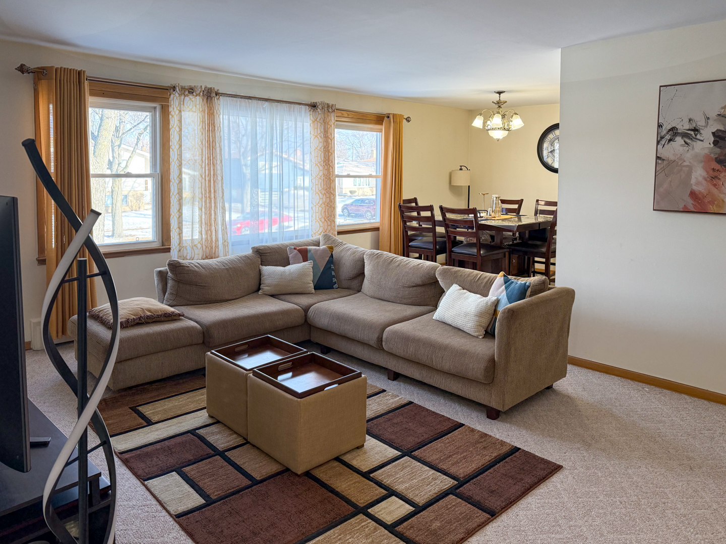 8027 W Churchill Avenue, Niles, IL 60714