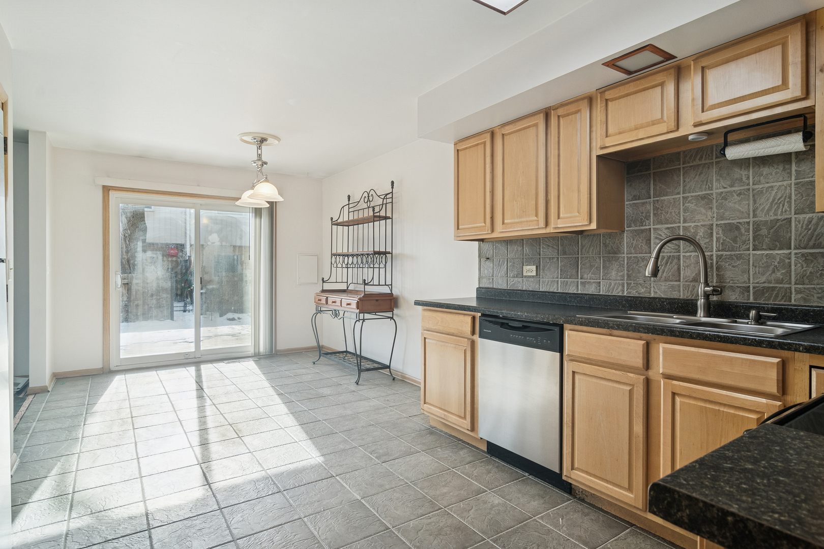 1533 N ARLINGTON HEIGHTS Road #D, Arlington Heights, IL 60004