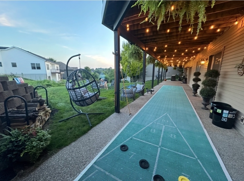 4 Sandstone Court, Le Claire, IA 52753