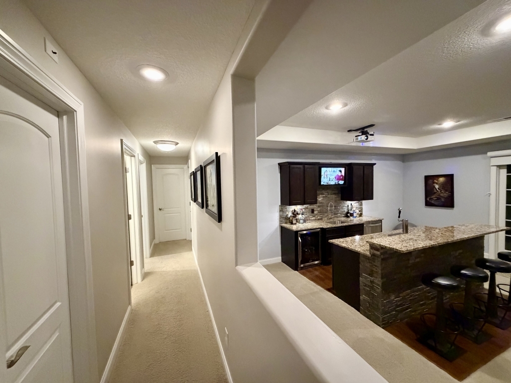 4 Sandstone Court, Le Claire, IA 52753