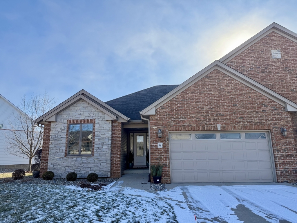 4 Sandstone Court, Le Claire, IA 52753
