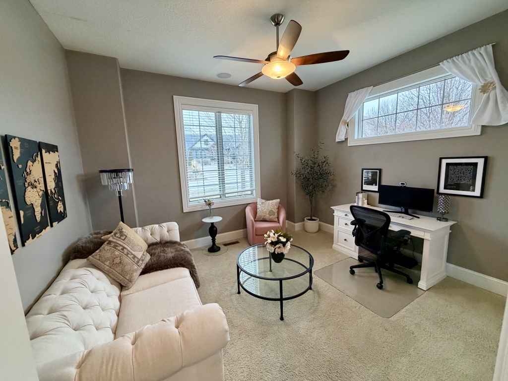 4 Sandstone Court, Le Claire, IA 52753