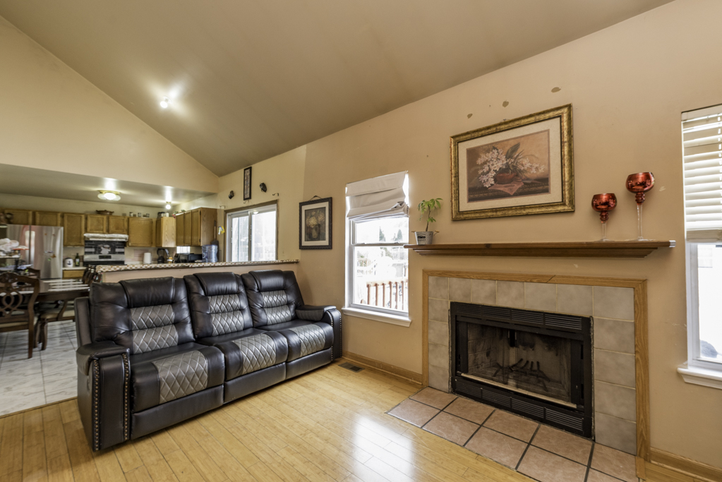 482 N Colony Drive, Round Lake Park, IL 60073