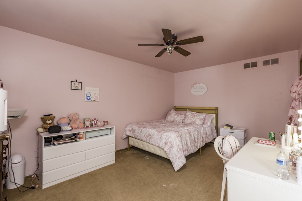 482 N Colony Drive, Round Lake Park, IL 60073