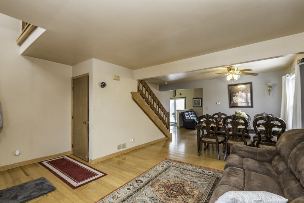 482 N Colony Drive, Round Lake Park, IL 60073