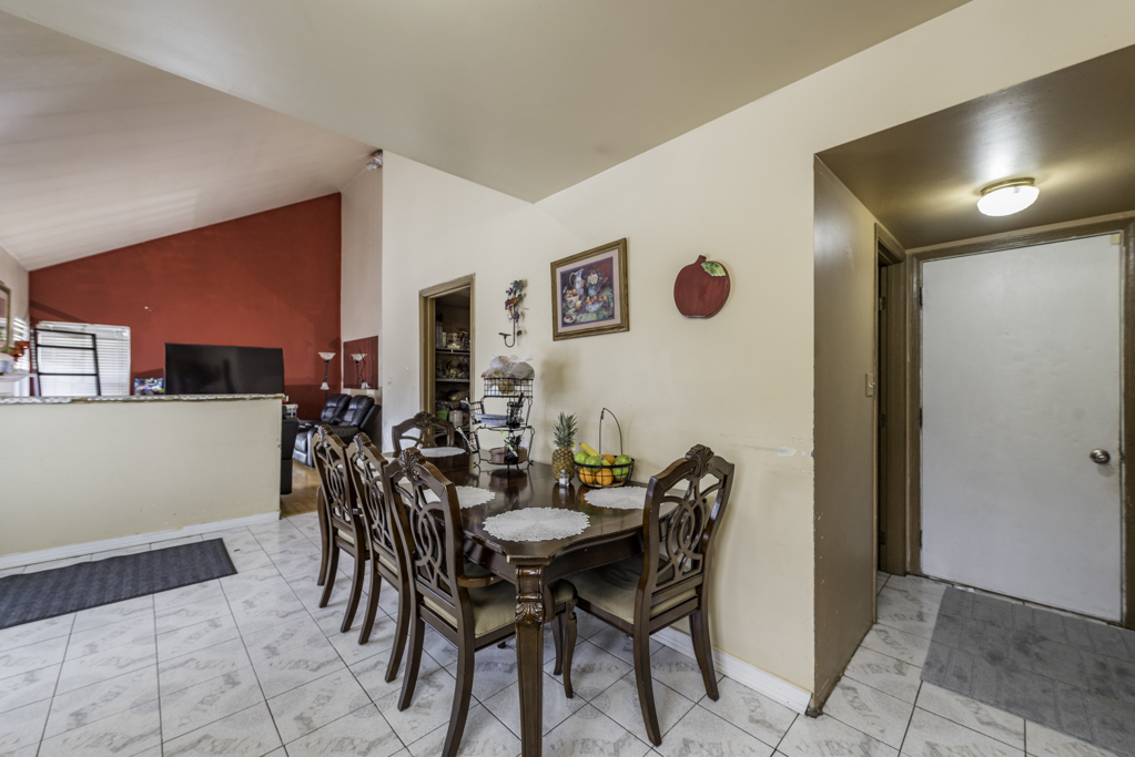 482 N Colony Drive, Round Lake Park, IL 60073