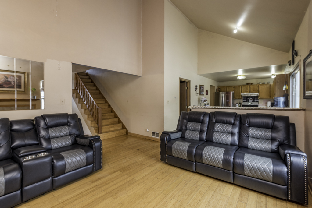 482 N Colony Drive, Round Lake Park, IL 60073