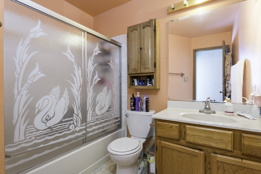 482 N Colony Drive, Round Lake Park, IL 60073