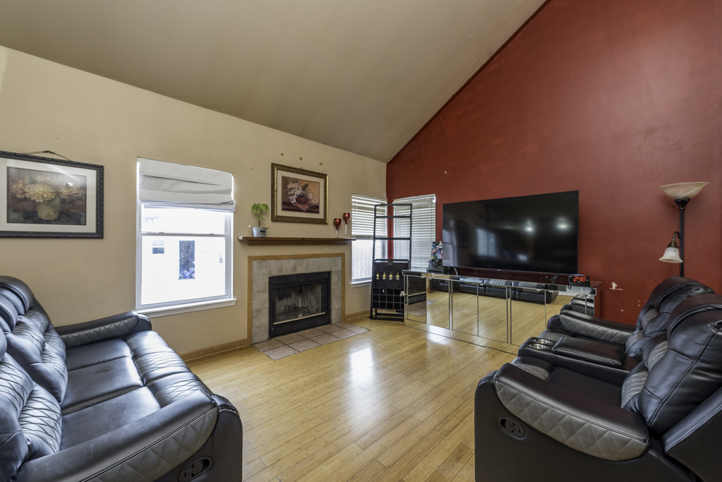 482 N Colony Drive, Round Lake Park, IL 60073