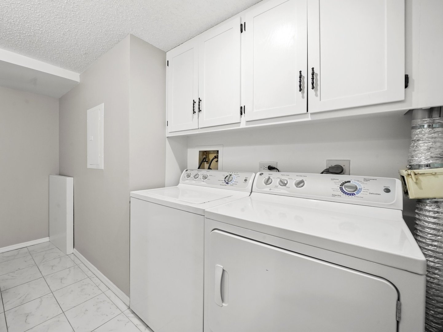 1500 ROCK RUN Drive #2D, Crest Hill, IL 60435