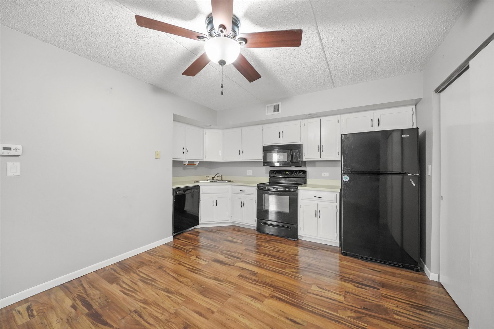 1500 ROCK RUN Drive #2D, Crest Hill, IL 60435