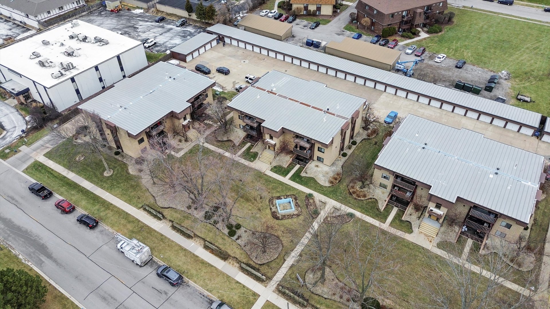 1500 ROCK RUN Drive #2D, Crest Hill, IL 60435