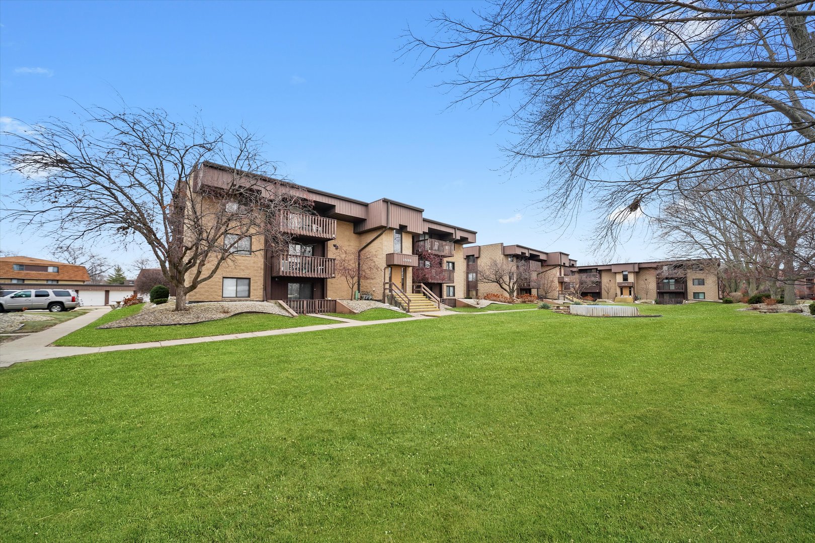1500 ROCK RUN Drive #2D, Crest Hill, IL 60435