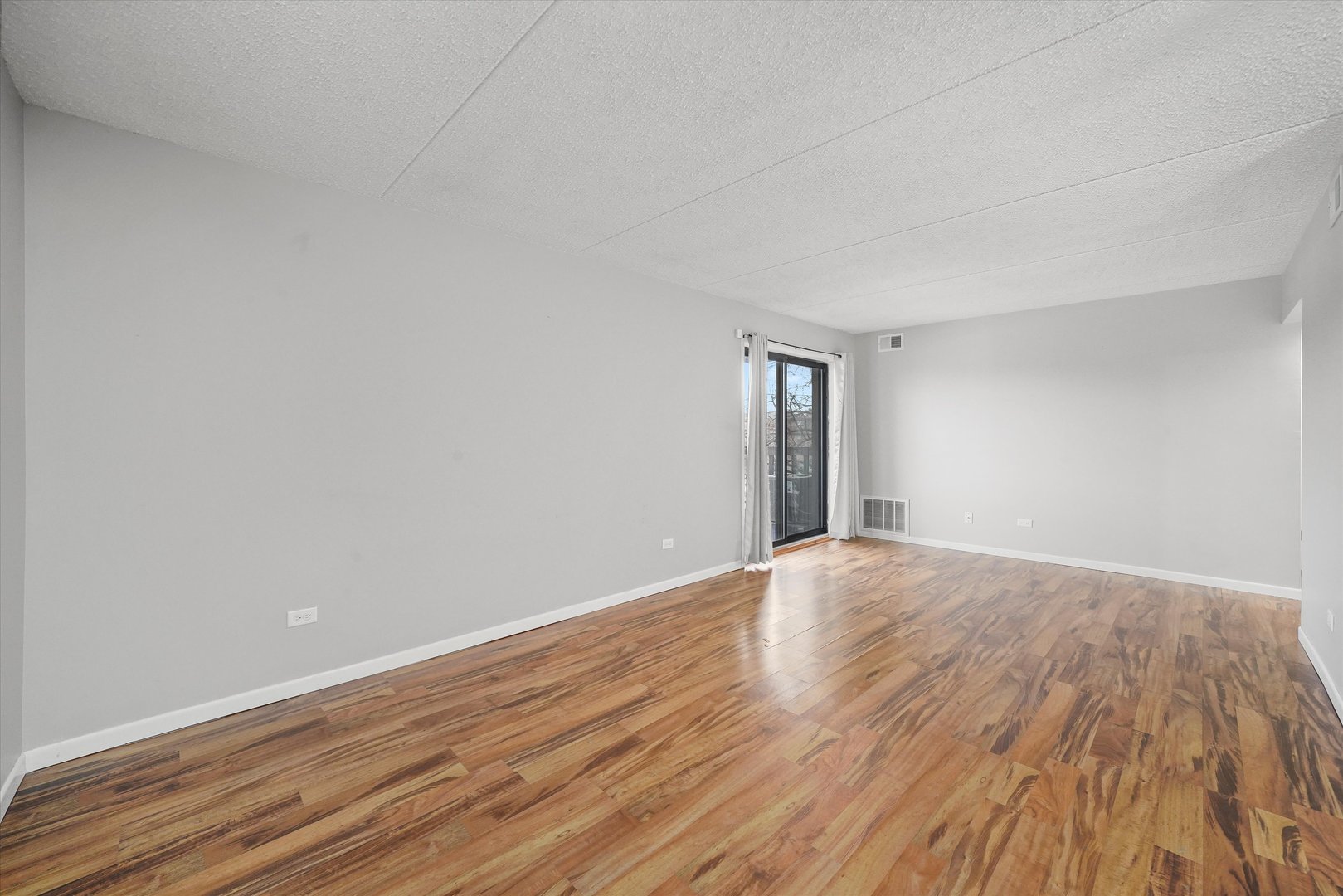 1500 ROCK RUN Drive #2D, Crest Hill, IL 60435