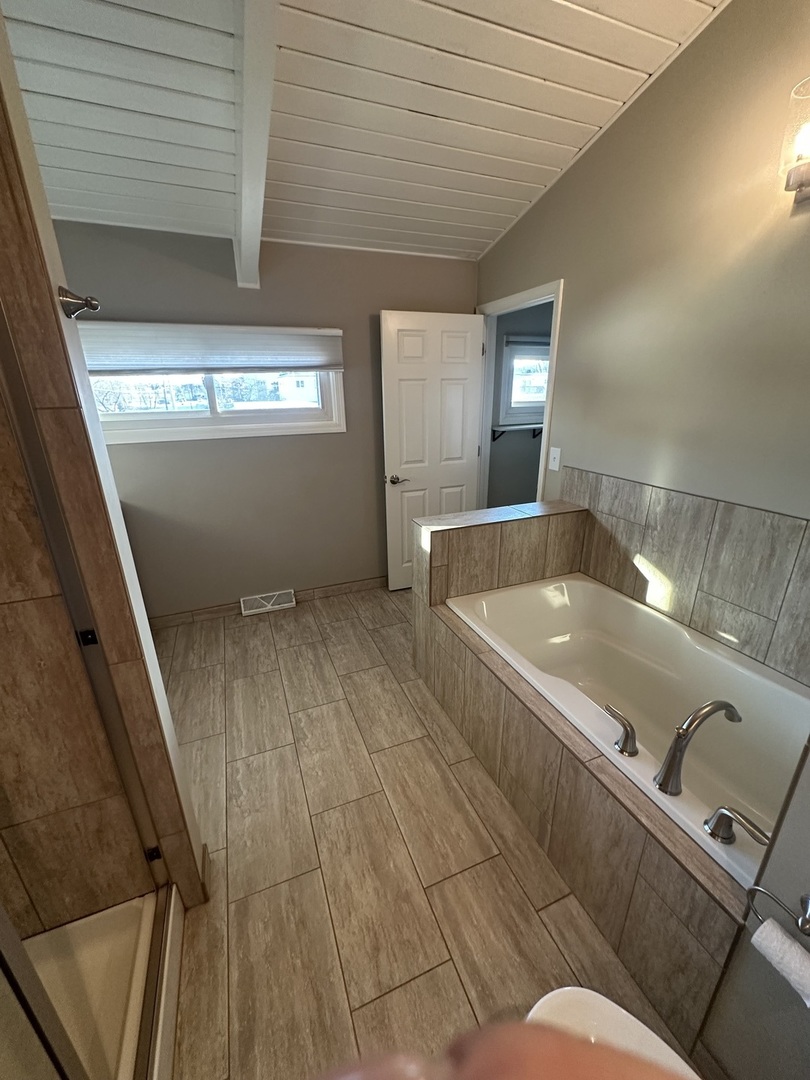 2211 Benjamin Lane, Bloomington, IL 61701