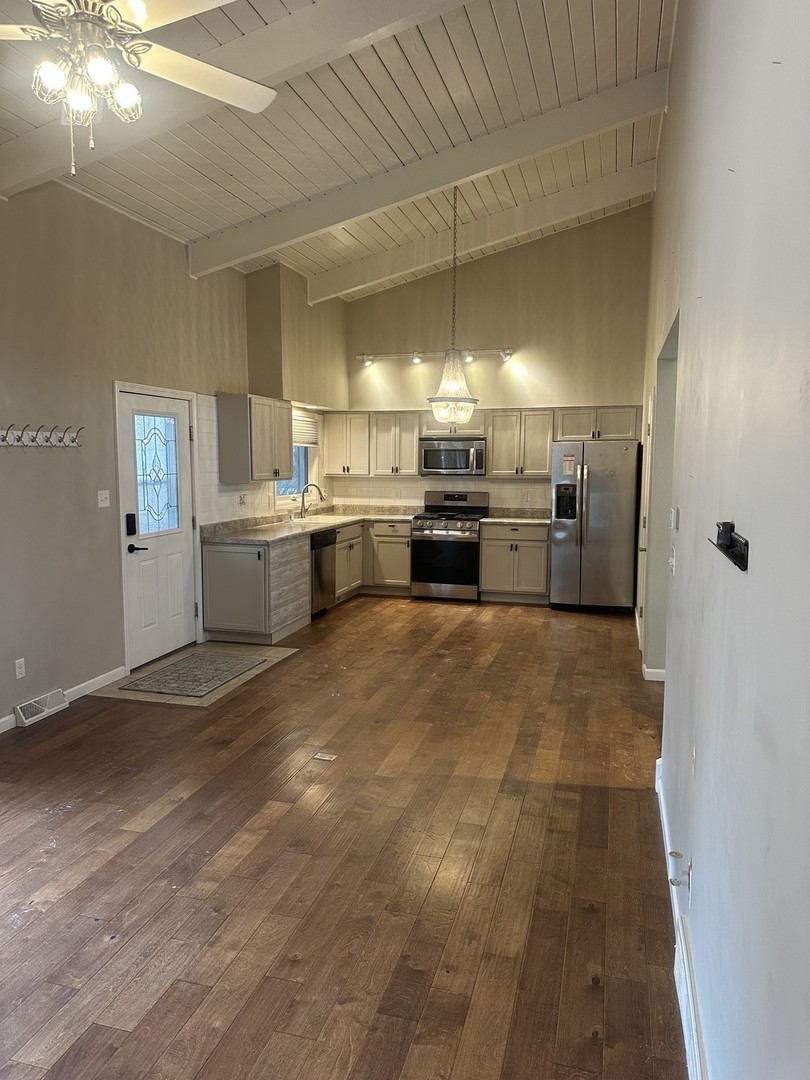 2211 Benjamin Lane, Bloomington, IL 61701