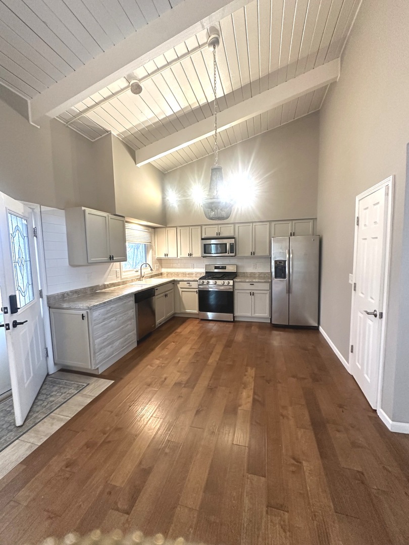 2211 Benjamin Lane, Bloomington, IL 61701