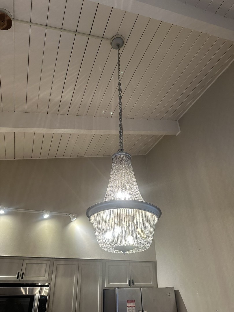 2211 Benjamin Lane, Bloomington, IL 61701