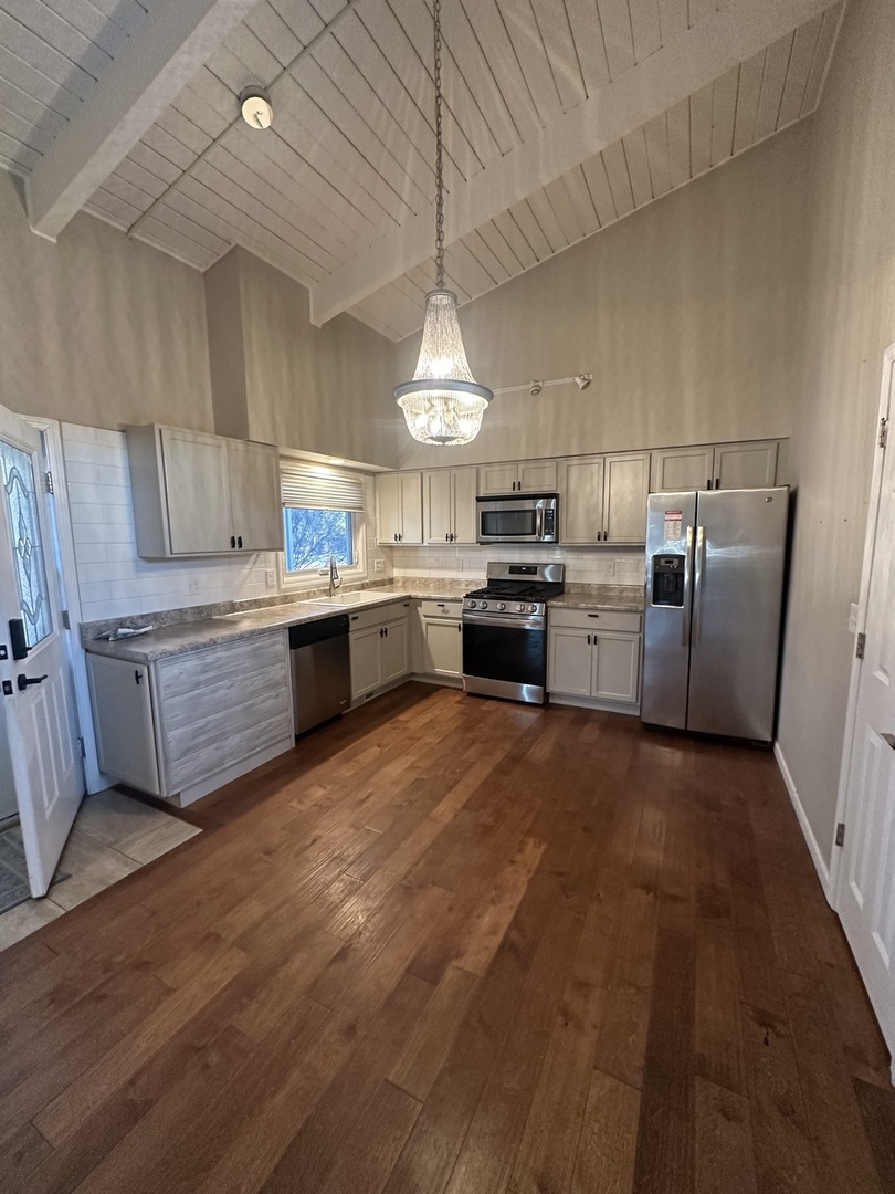 2211 Benjamin Lane, Bloomington, IL 61701