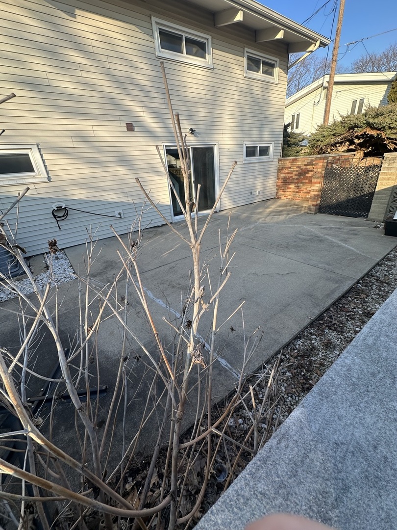 2211 Benjamin Lane, Bloomington, IL 61701